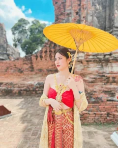 Kamonchnok-EvE-KMN002